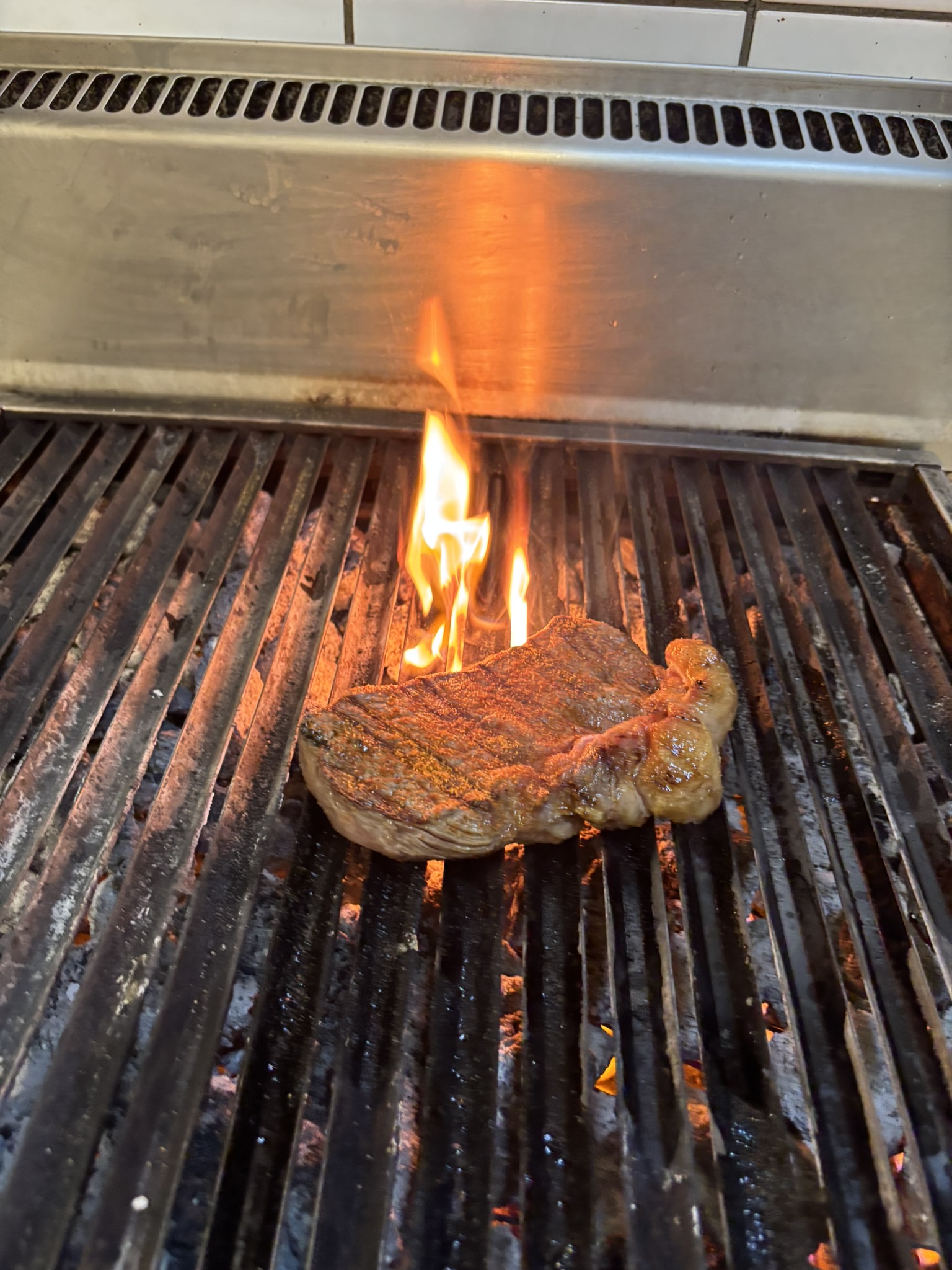 steak_feuer_lavastein_grill